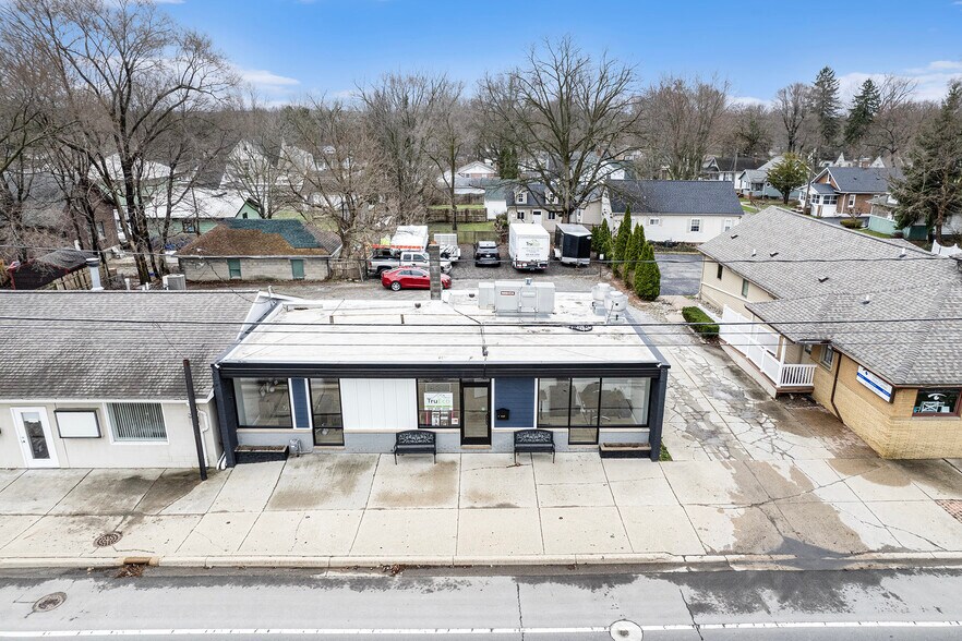 More Photos Of 8127 Miller Rd, Swartz Creek Office For Sale