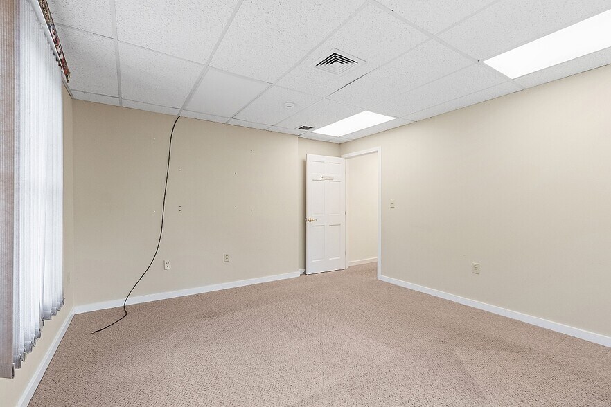 More Photos Of 233 Ayer Rd, Harvard Medical For Lease