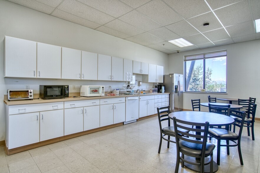 More Photos Of 1399 Horizon Ave, Lafayette Research And Development For Sale
