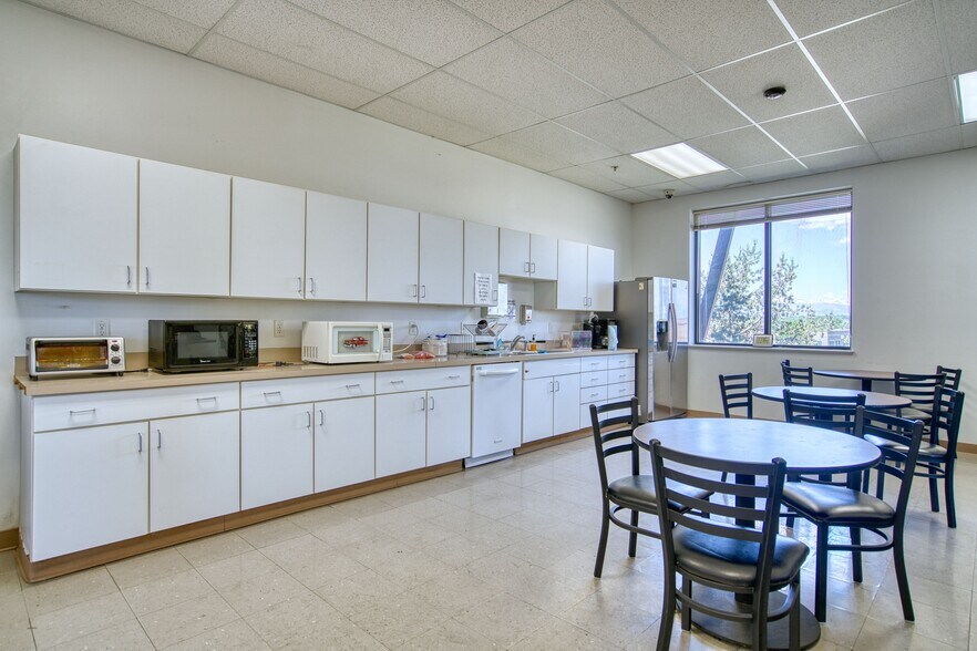 More Photos Of 1399 Horizon Ave, Lafayette Research And Development For Lease