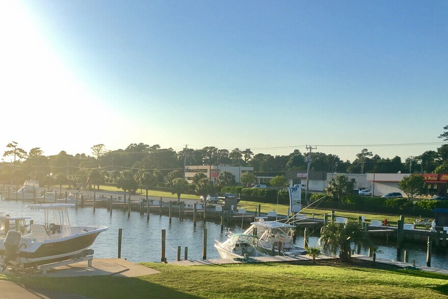 More Photos Of 4317 Arendell St, Morehead City Office For Sale