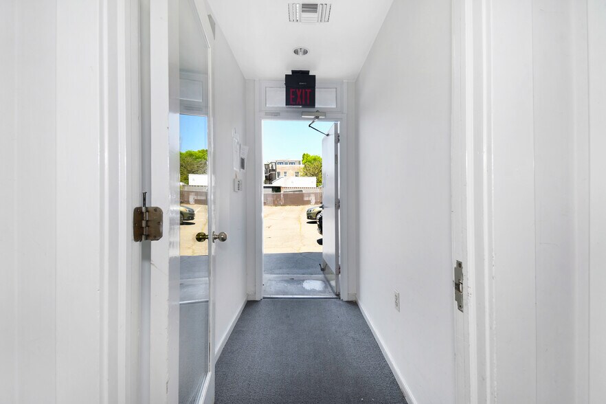 More Photos Of 1215 Cameron St, Alexandria Office For Lease