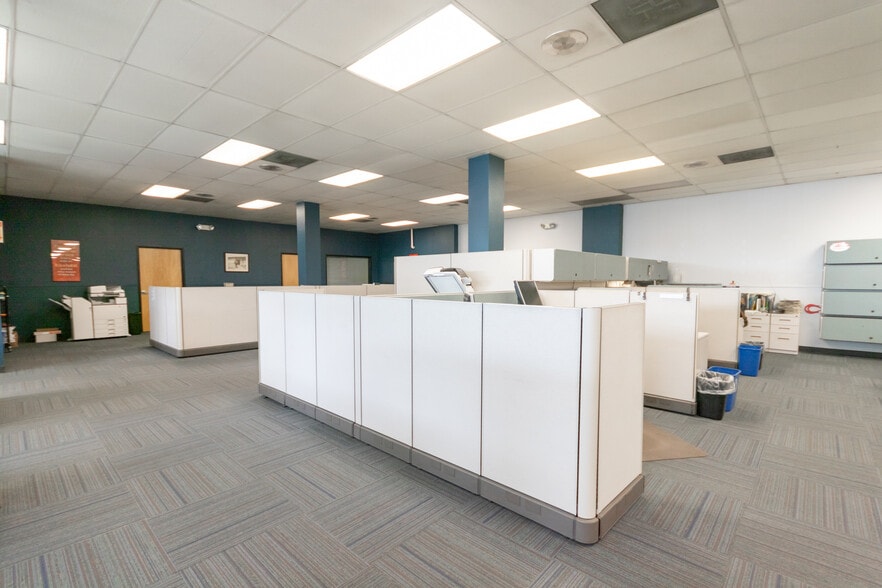 More Photos Of 530 E Market St, Stockton Flex For Sale