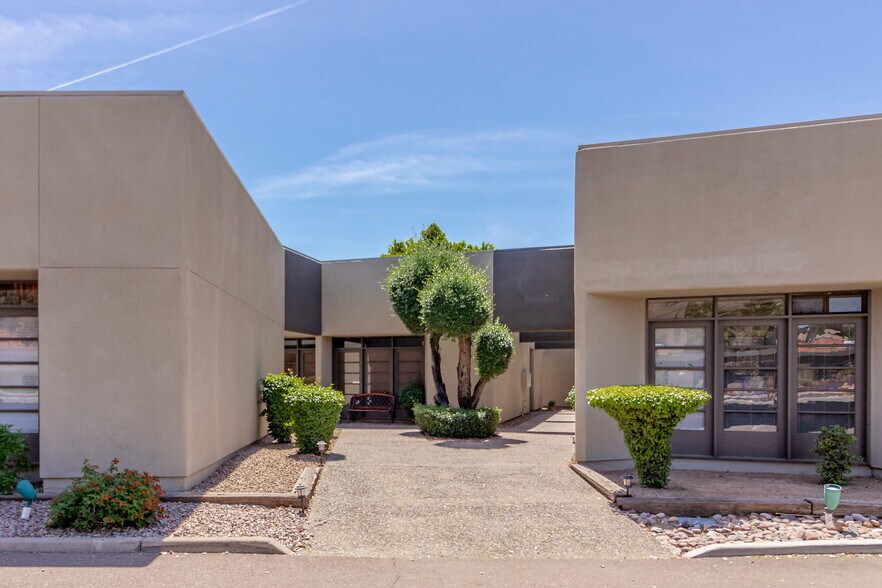 More Photos Of 8075 E Morgan Trl, Scottsdale Medical For Lease