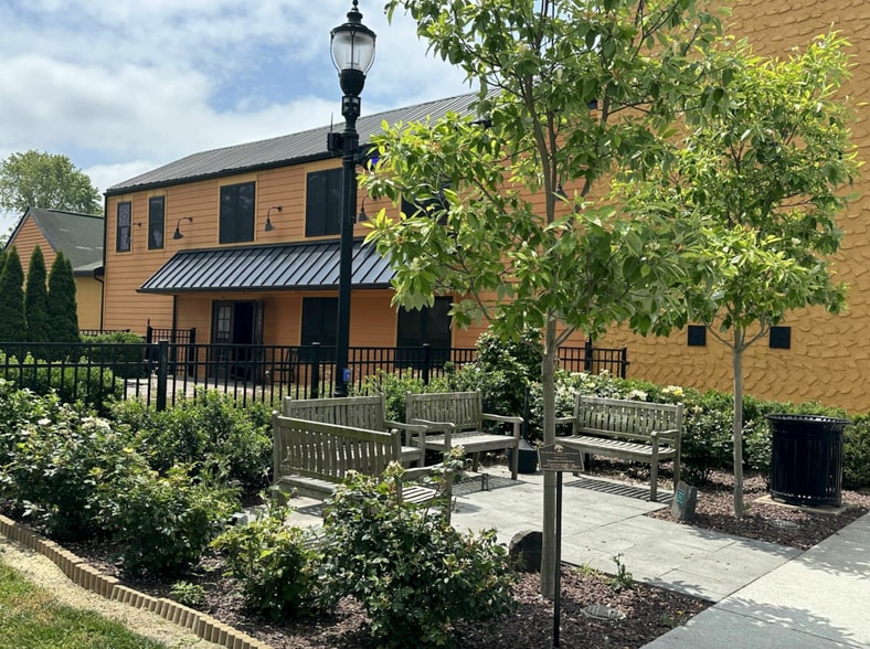 More Photos Of 19-21 W Commerce St, Smyrna Restaurant For Sale