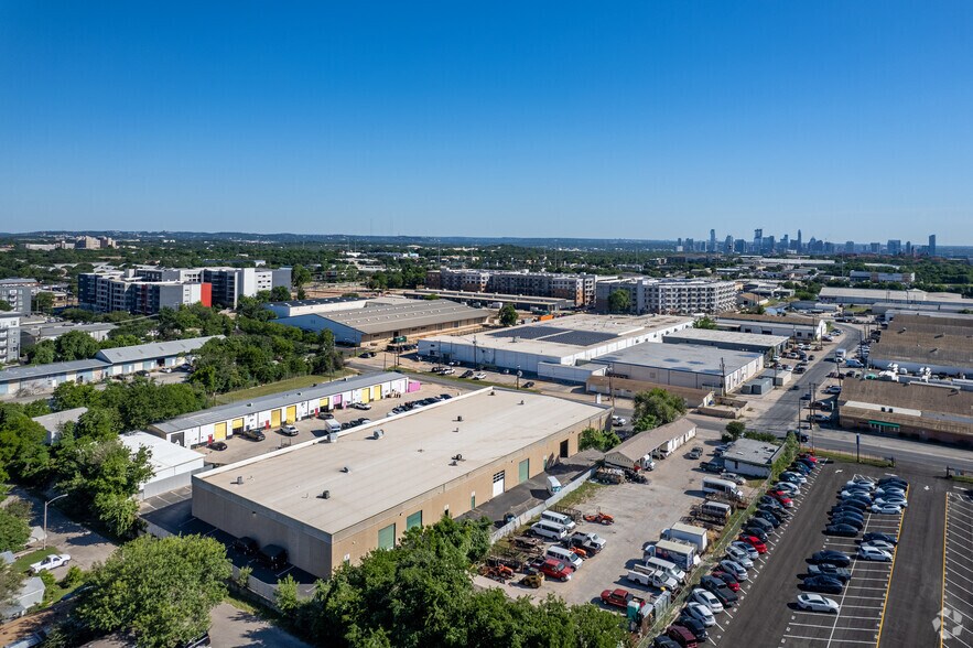 More Photos Of 311 E Saint Elmo Rd, Austin Office For Lease