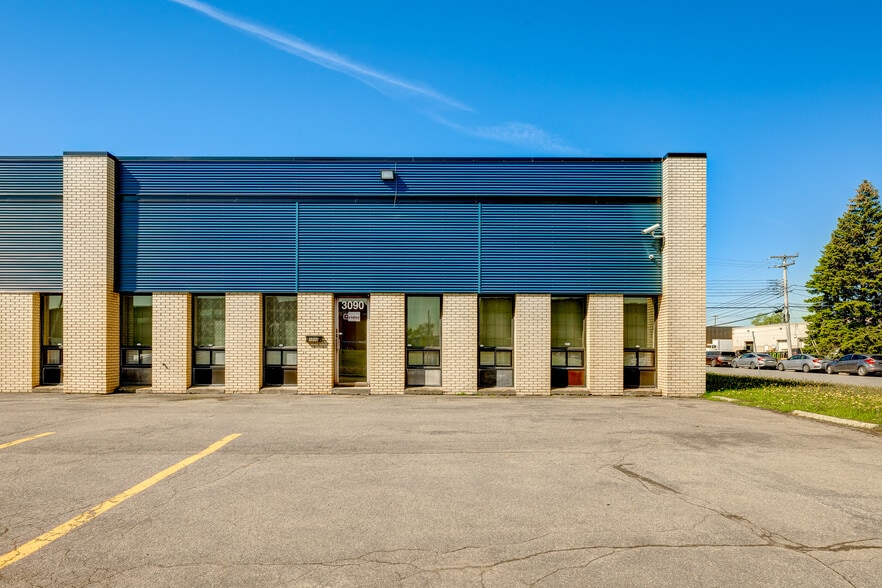 More Photos Of 2970-3090 Rue Brabant-Marineau, Montréal Warehouse For Lease