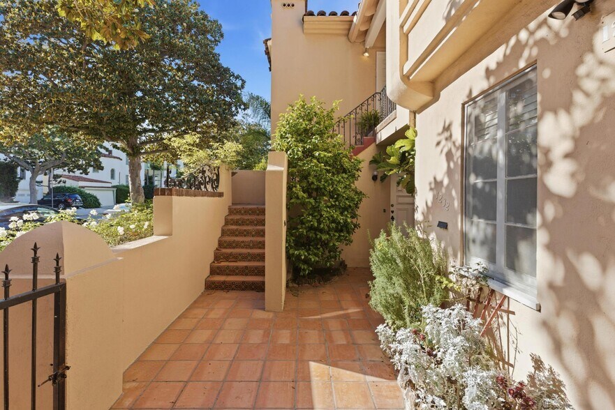 More Photos Of 1232 Smithwood Dr, Los Angeles Apartments For Sale