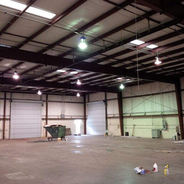 More Photos Of 328 Malbert Rd, Perris Manufacturing For Lease