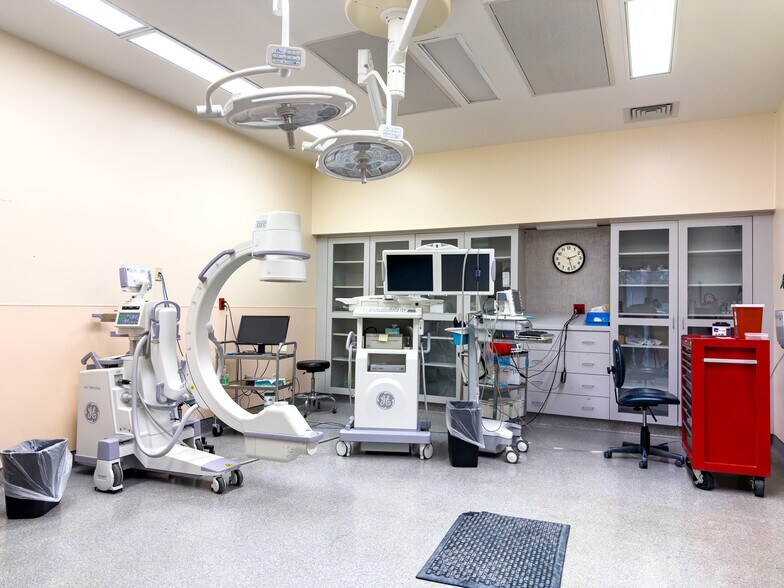 More Photos Of 2831 Lone Oak Rd, Paducah Medical For Sale