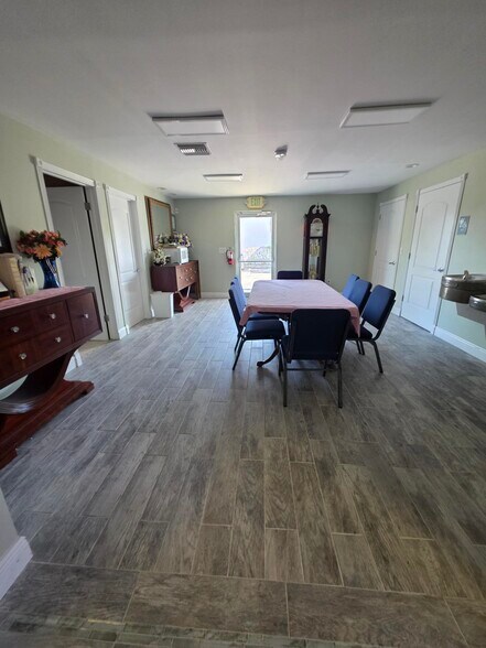 More Photos Of 4811 S Del Prado Blvd, Cape Coral Office For Lease