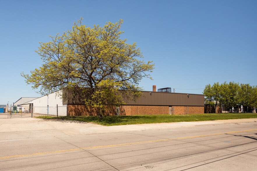 More Photos Of 1545 Clay St, Detroit Industrial For Lease