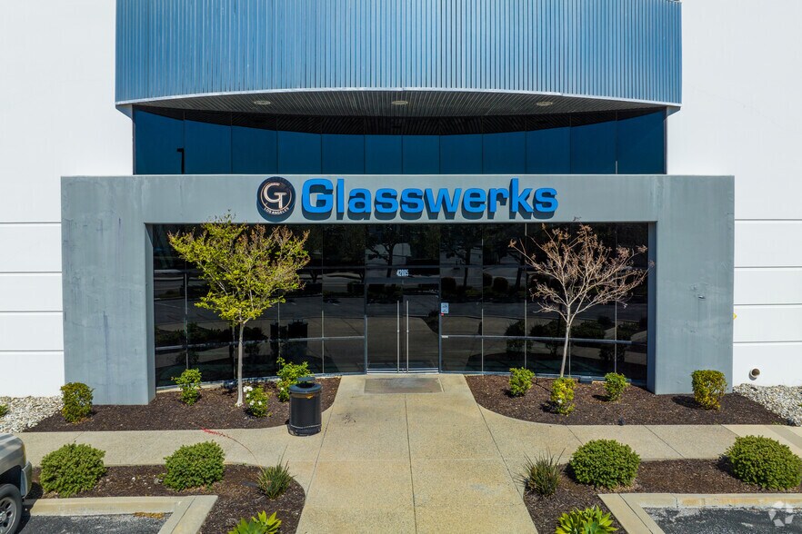 More Photos Of 41995 Zevo Dr, Temecula Distribution For Lease