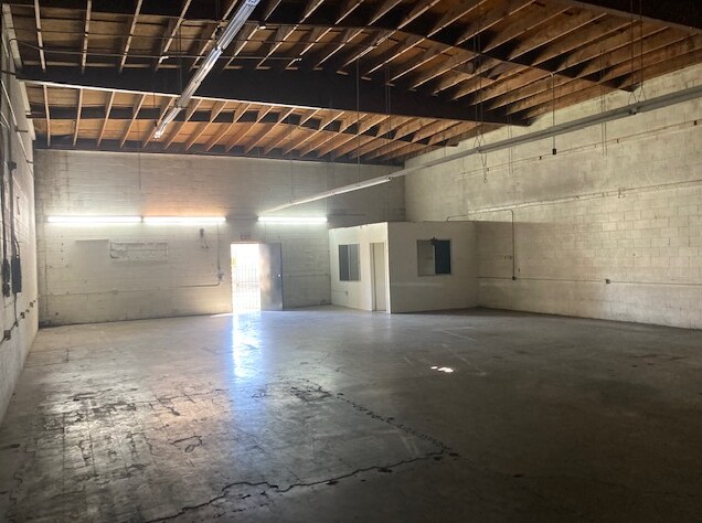 More Photos Of 925 S Vancouver Ave, East Los Angeles Industrial For Sale