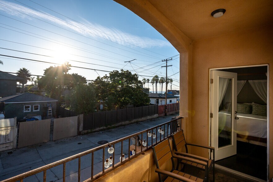 More Photos Of 4741 Point Loma Ave, San Diego Storefront Retail Residential For Sale