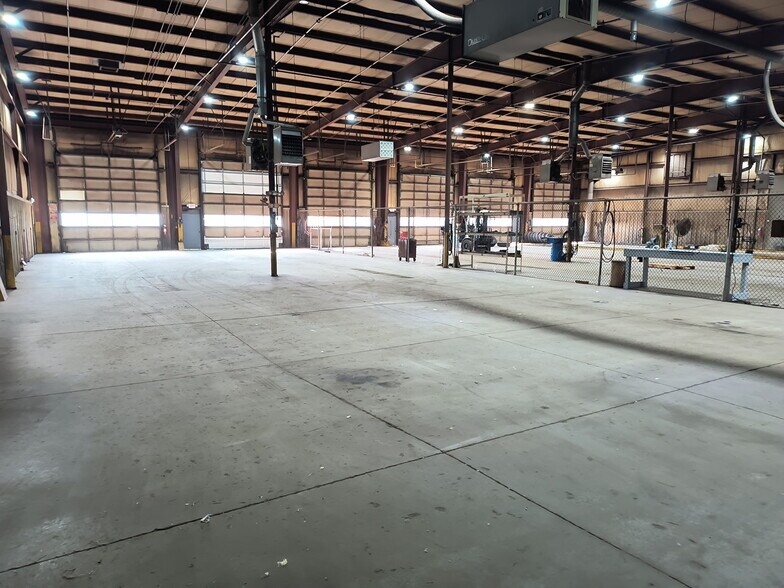 More Photos Of 5211 Oster Rd, Sheffield Village Truck Terminal For Lease
