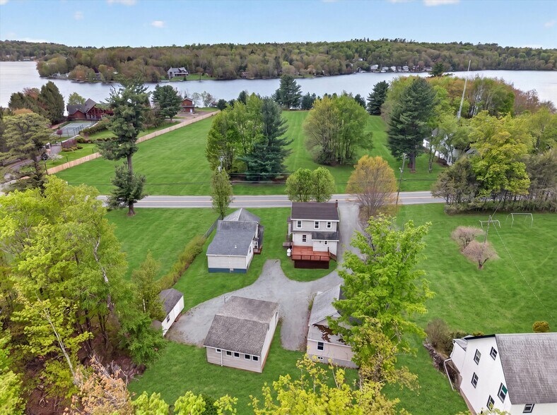 More Photos Of 48 - 50 Horseshoe Lake, Kauneonga Lake Apartments For Sale