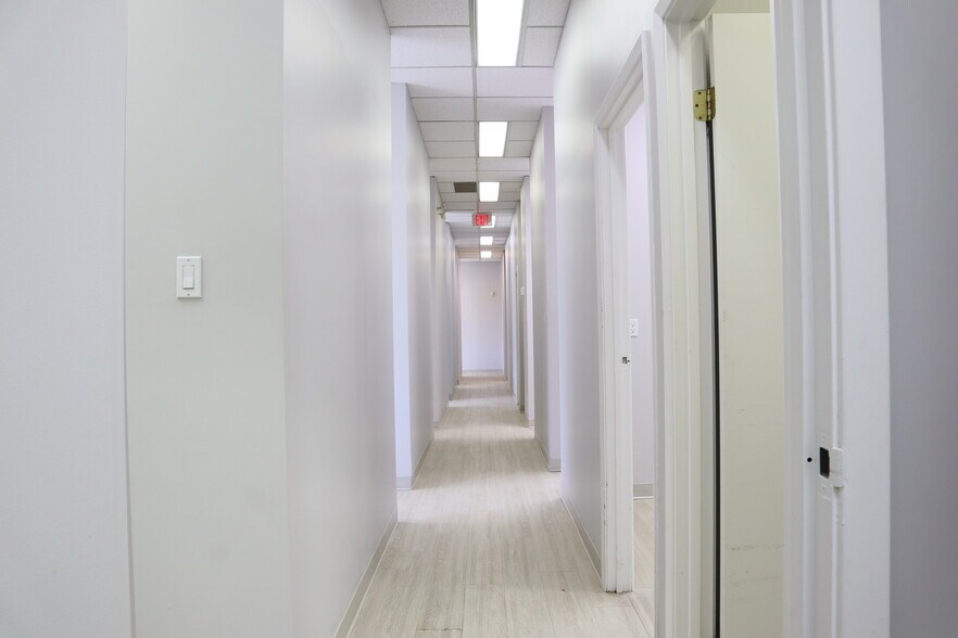 More Photos Of 2120 Eglinton Ave W, Toronto Office For Lease