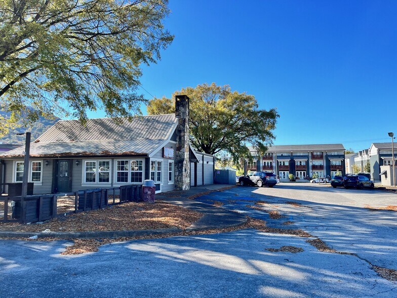 More Photos Of 3147 Broad St, Chattanooga Restaurant For Lease