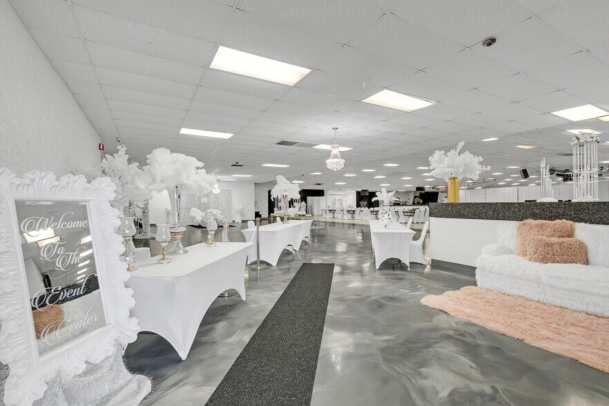 More Photos Of 227 E Mercury Blvd, Hampton General Retail For Sale