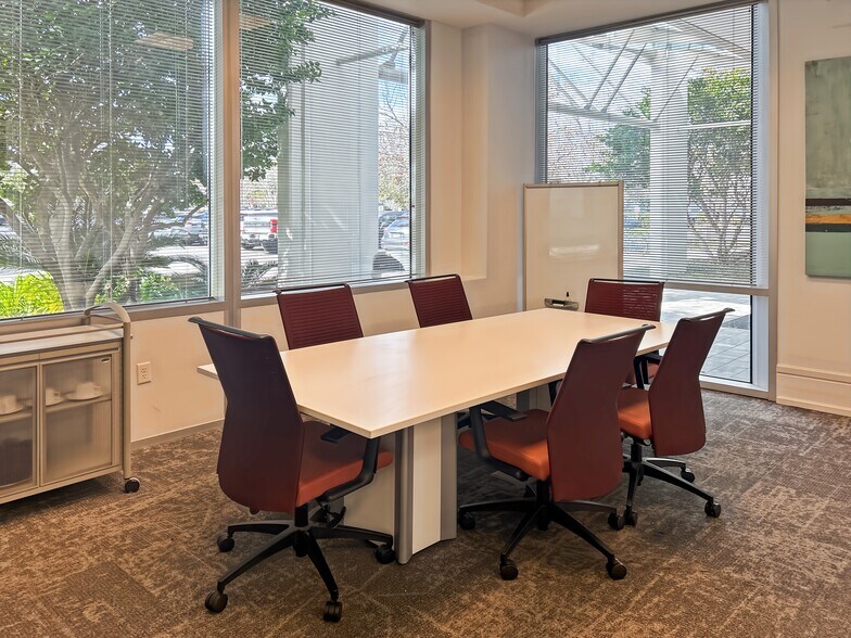 More Photos Of 10752 Deerwood Park Blvd, Jacksonville Coworking Space