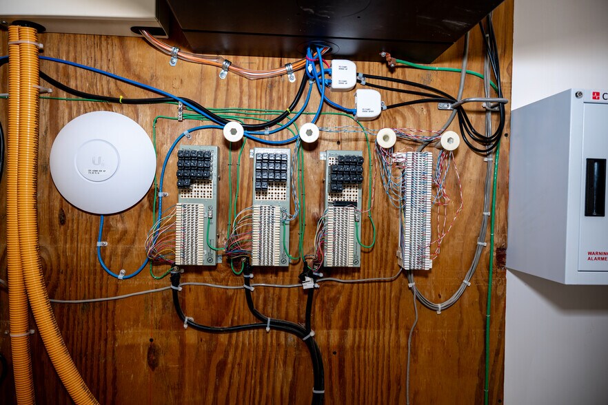 More Photos Of 626 Old River Rd, Sylvania Manufacturing For Sale