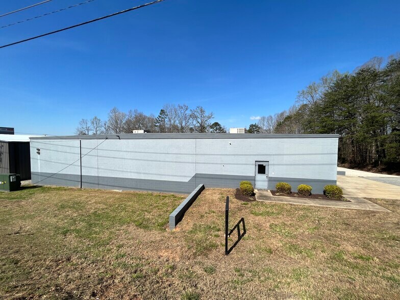 More Photos Of 298 Willis St, Gaffney Manufacturing For Sale