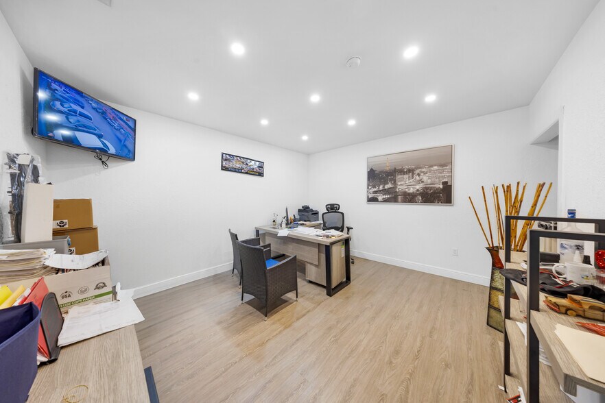 More Photos Of 1025 E 45th St, Hialeah Auto Salvage Facility For Sale