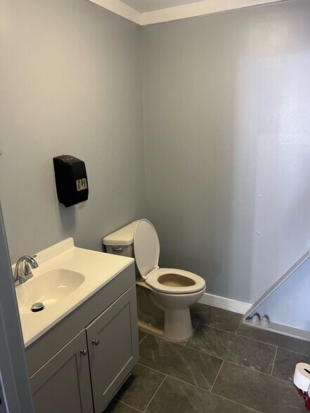 More Photos Of 2900 James L Redman Pky, Plant City Freestanding For Sale