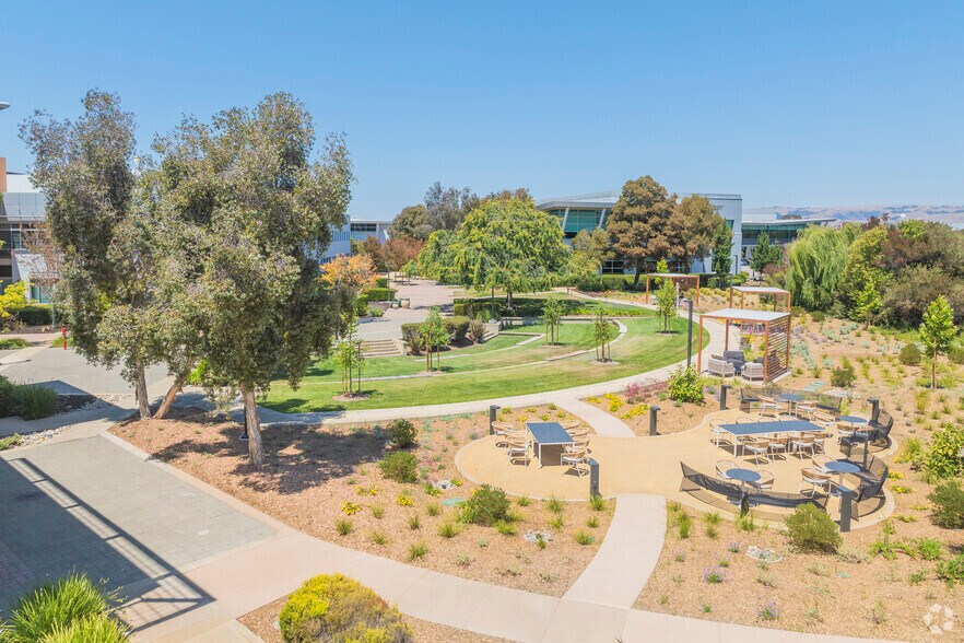 More Photos Of 7999 Gateway Blvd, Newark Research And Development For Lease