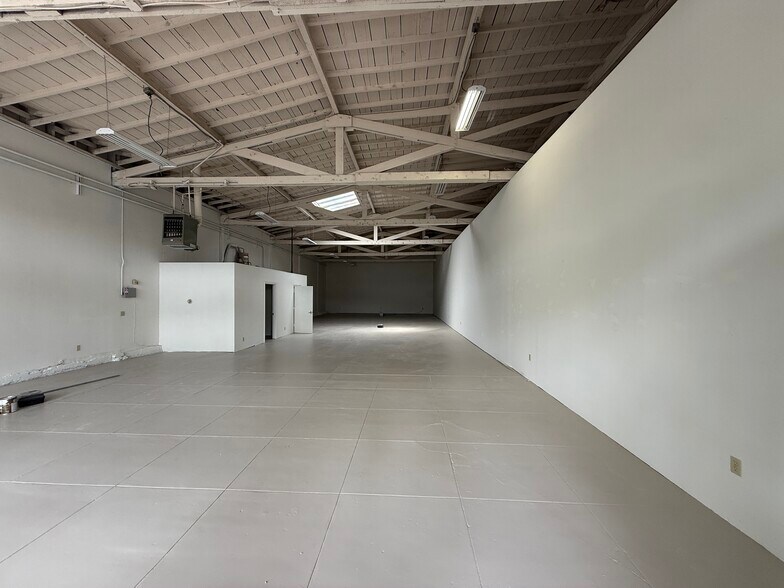 More Photos Of 1812-1814 San Pablo Ave, Berkeley Warehouse For Lease