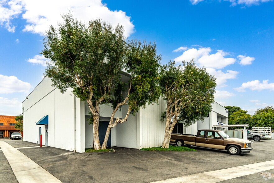 More Photos Of 23840-23870 Madison St, Torrance Warehouse For Sale