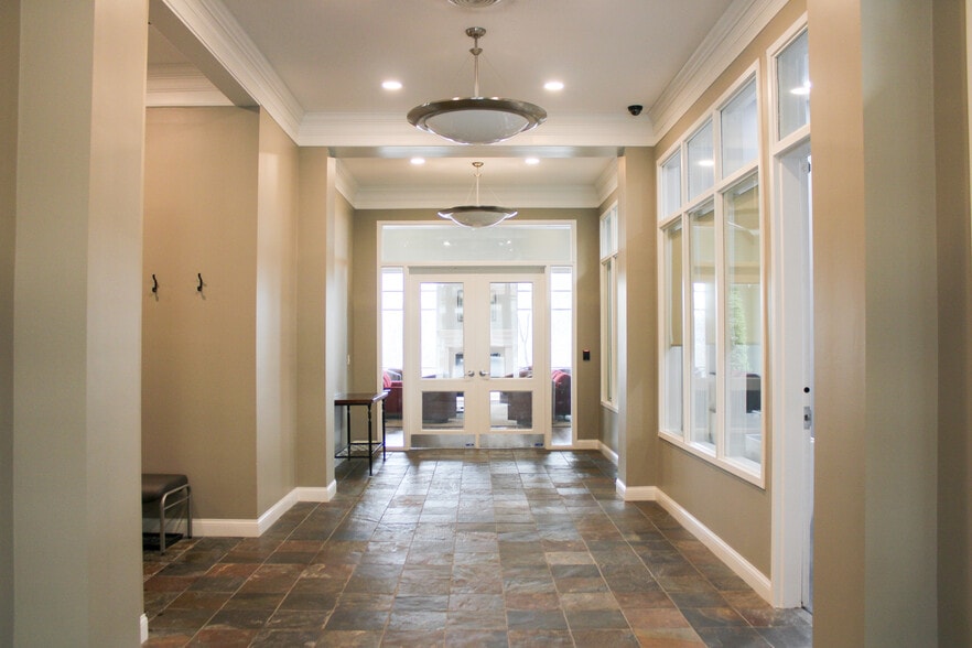 More Photos Of 575 W 1st Ave, Columbus Office For Sale