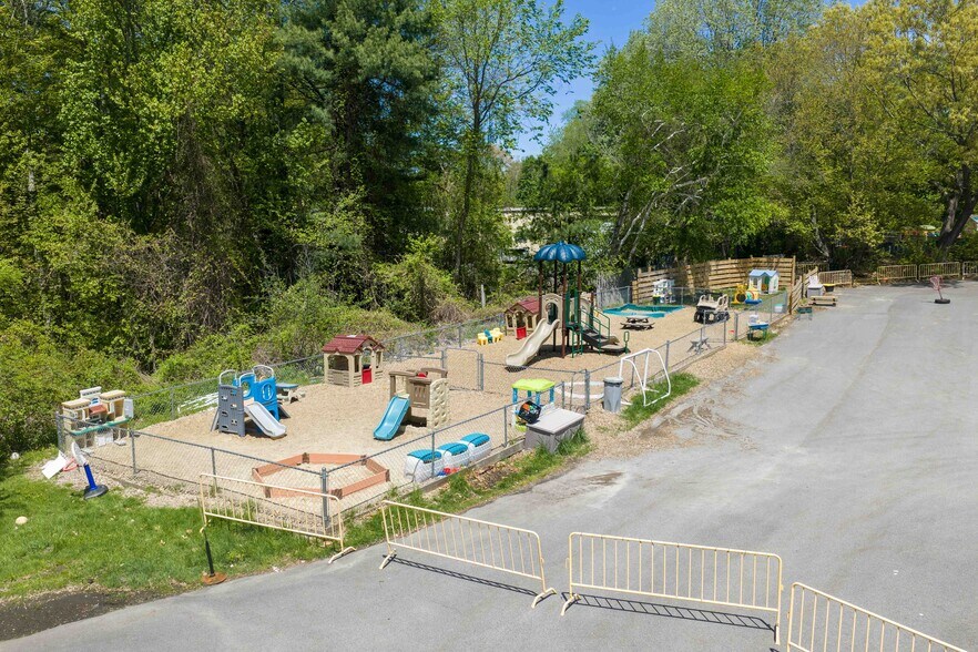 More Photos Of 138 Hartford Ave, Hopedale Daycare Center For Sale
