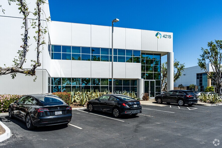 More Photos Of 4215 E Airport Dr, Ontario Distribution For Lease