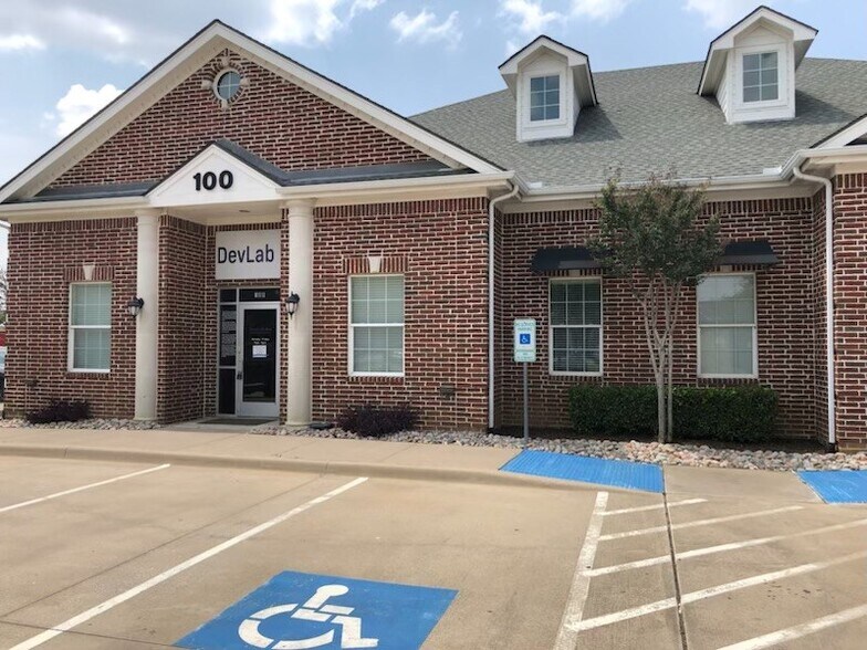 Primary Photo Of 4100 Fairway Dr, Carrollton Medical For Lease