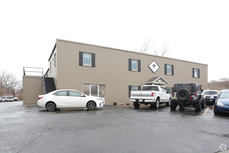 More Photos Of 9001 Rosehill Rd, Lenexa Warehouse For Sale