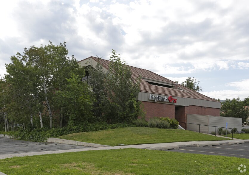 More Photos Of 562 S Main St, Bountiful Bank For Lease