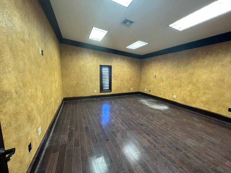 More Photos Of 3324 W 44th St, Odessa Industrial For Sale