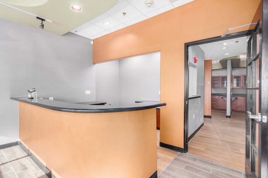 More Photos Of 13575 W Indian School Rd, Litchfield Park Medical For Lease