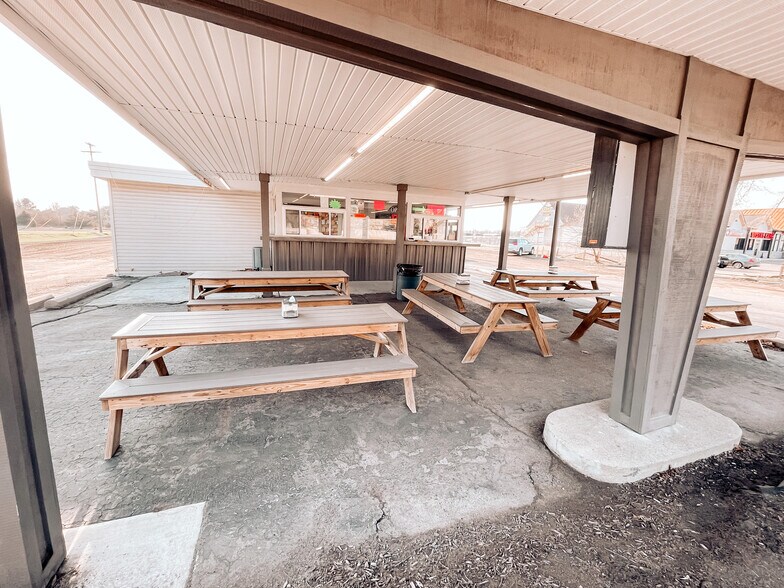 More Photos Of 2120 S Milford Rd, Highland Freestanding For Sale