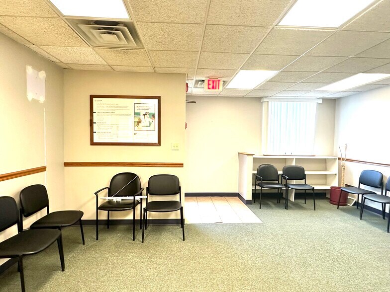 More Photos Of 100-120 E 90th Dr, Merrillville Office For Lease