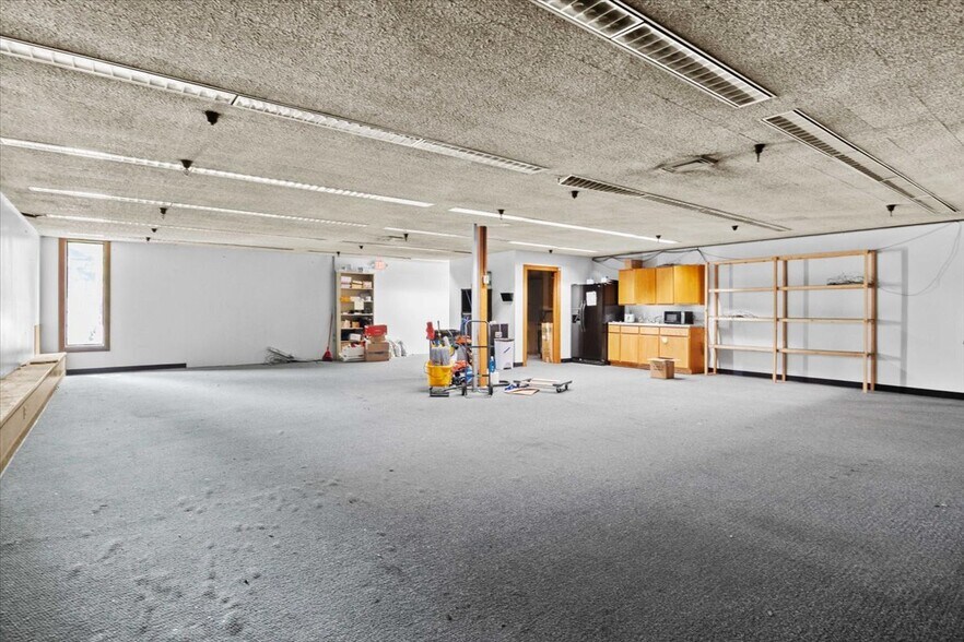 More Photos Of 1390 Waverly Dr SE, Albany Medical For Lease