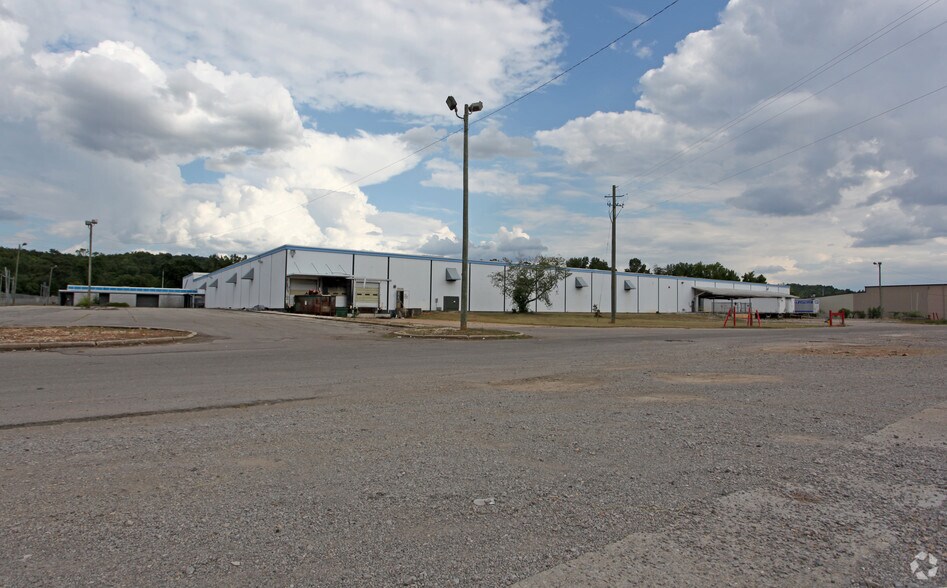 More Photos Of 3200 Pinson Valley, Birmingham Warehouse For Lease