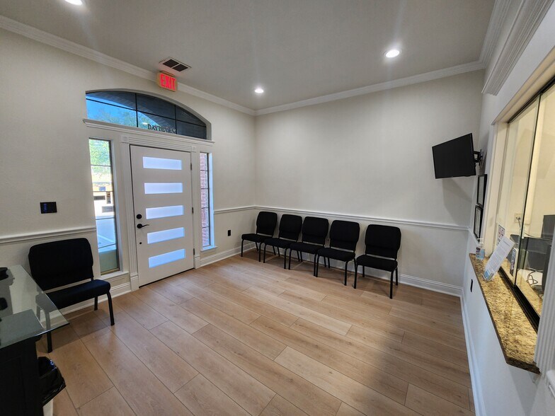 More Photos Of 2125 Martin Dr, Bedford Medical For Sale