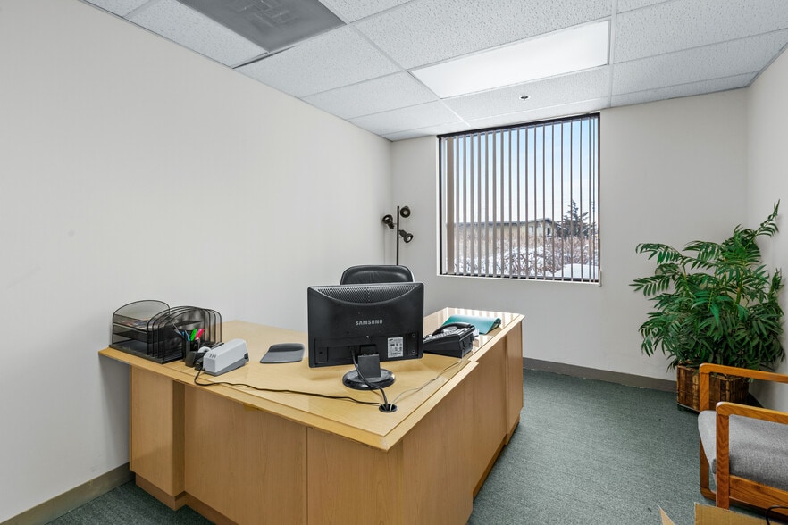 More Photos Of 2 New Pasture Rd, Newburyport Light Manufacturing For Sale