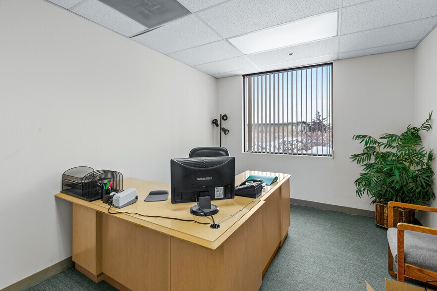 More Photos Of 2 New Pasture Rd, Newburyport Light Manufacturing For Sale