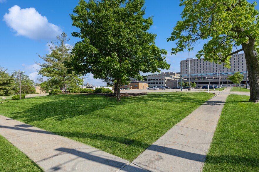 More Photos Of 1203 & 1221 4th Street, Des Moines Land For Sale