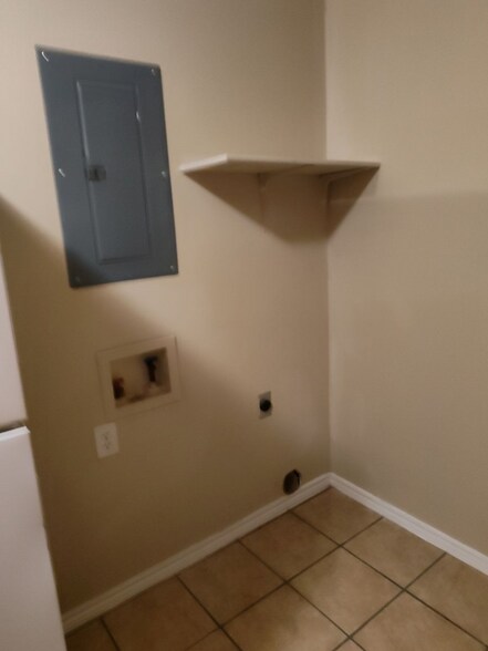 More Photos Of 852 Wagon Wheel Rd, Eagle Pass Apartments For Sale