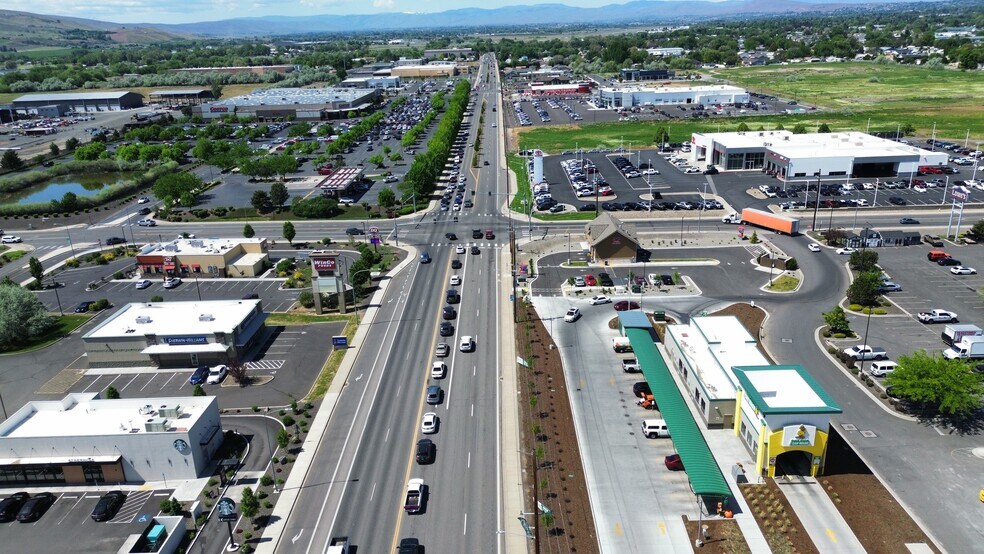 More Photos Of 2239 Longfibre Rd, Yakima Auto Repair For Sale